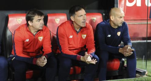 إشبيلية يؤكد إصابة مدربه بيريزو بالسرطان